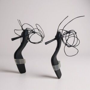 New lulu inspired Black Lace-Up Heels size 7.5